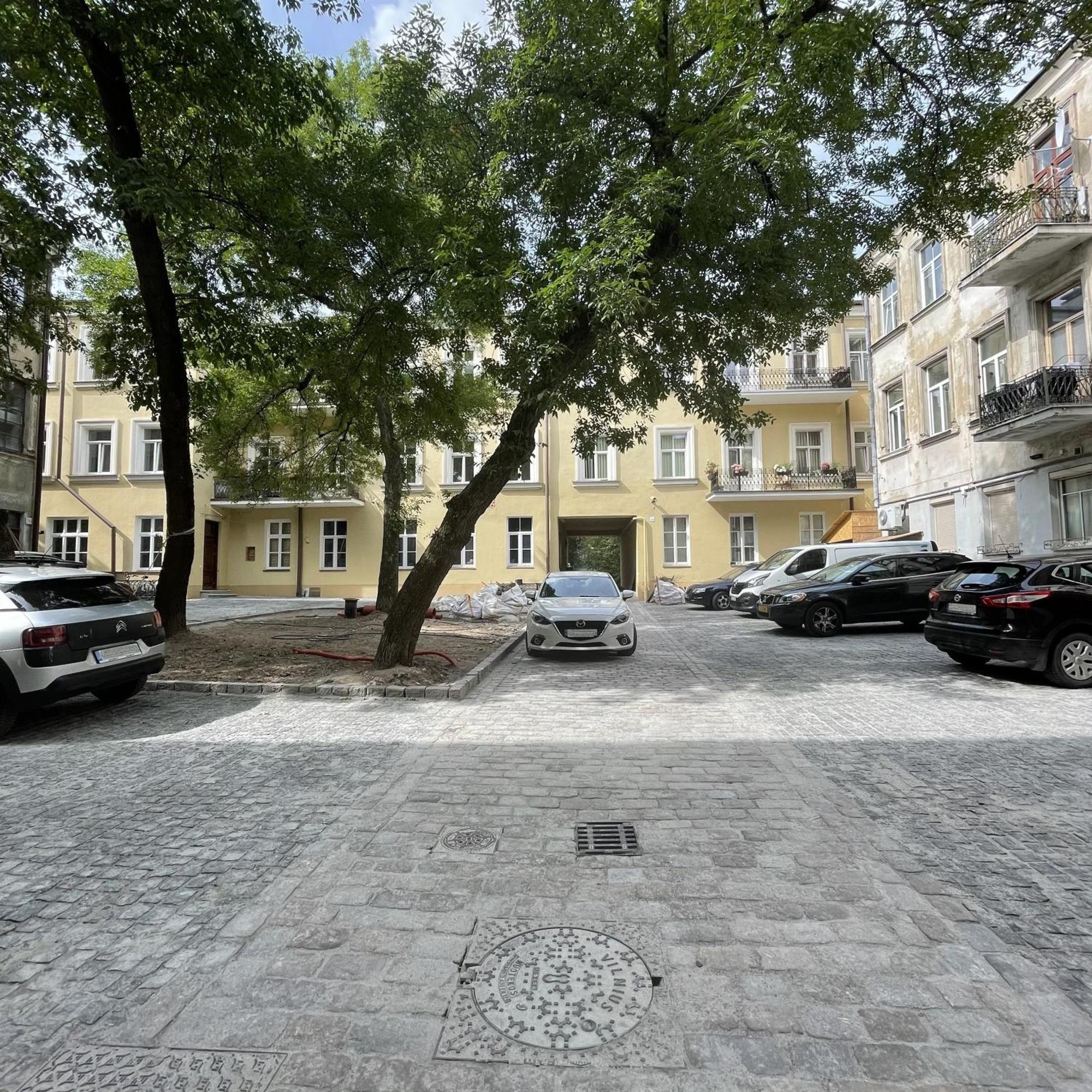 Апартаменты Modern Old Town With Free Parking Вильнюс